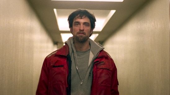 Imagem da notícia Robert Pattinson afirma que "é mais divertido interpretar pessoas que não respeitam as normas" (Entrevista exclusiva)