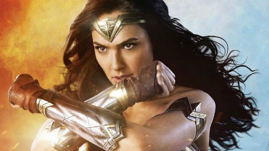 Imagem da notícia Zack Snyder divulga foto de Gal Gadot no set de Liga da Justiça