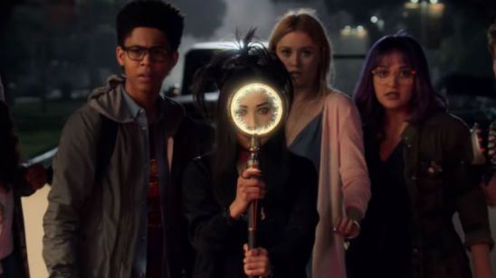 Imagem da notícia Runaways: Guerra entre pais e filhos está declarada em novo trailer da série inspirada nos quadrinhos da Marvel