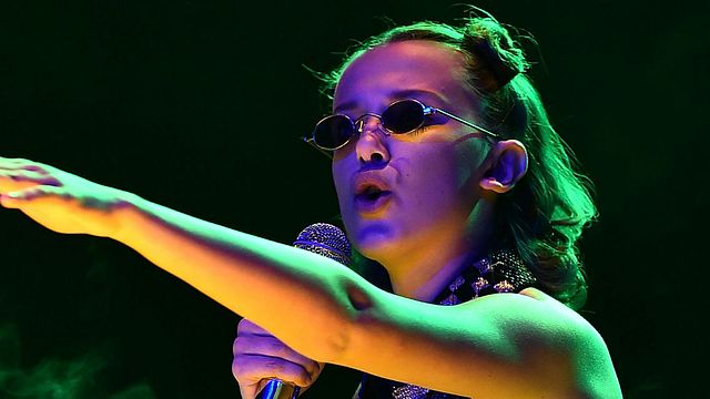 Imagem da notícia Millie Bobby Brown relembra primeira temporada de Stranger Things em rap