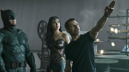Imagem da notícia Liga da Justiça: Fãs criam petição para que Warner lance a versão de Zack Snyder