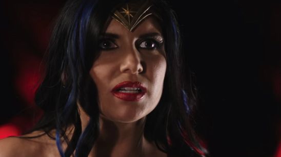 Imagem da notícia Santa safadeza, Batman! Liga da Justiça ganha paródia pornô
