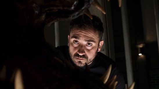 Imagem da notícia Jurassic World: Diretor revela que vulcão fará com que humanos protejam os dinossauros em Reino Ameaçado (Entrevista exclusiva)