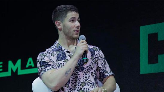 Imagem da notícia CCXP 2017: Nick Jonas revela inspiração em Top Gun e Indiana Jones para novo Jumanji
