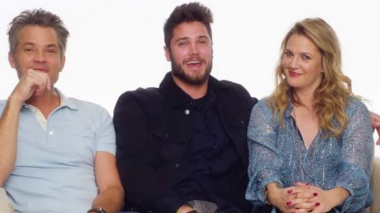 Drew Barrymore ajuda pedido de casamento de fãs de Santa Clarita Diet