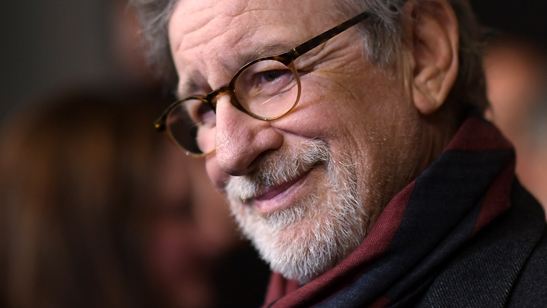 Steven Spielberg presenteou diretores indicados ao Oscar com caviar e champagne