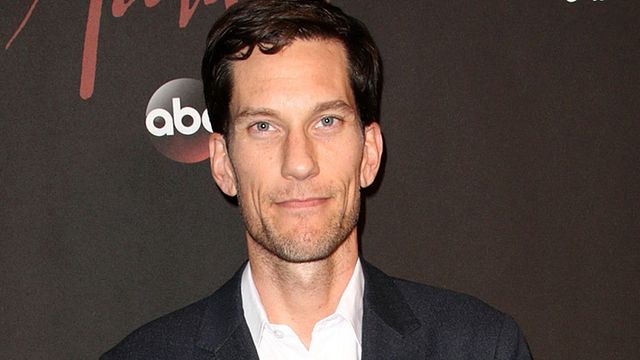 Imagem da notícia Criador de How to Get Away With Murder, Pete Nowalk renova contrato de produção com a ABC 