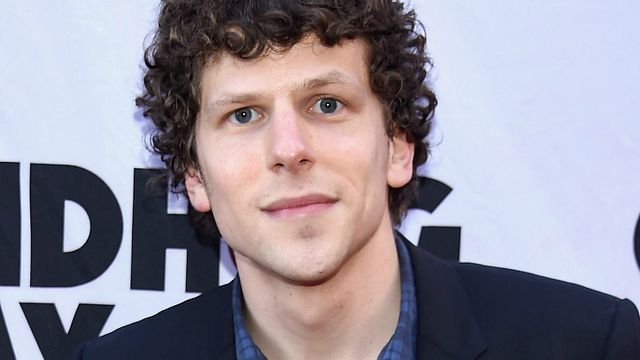 Imagem da notícia Jesse Eisenberg espera poder retornar ao papel de Lex Luthor