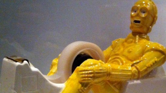 Imagem da notícia Mark Hamill apresenta os brinquedos mais bizarros de Star Wars já feitos