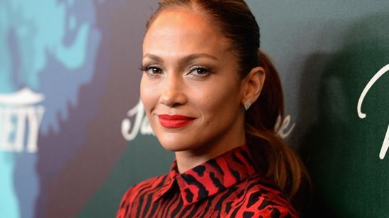Imagem da notícia Jennifer Lopez relata assédio no início da carreira: "um diretor pediu para eu tirar a blusa e mostrar os seios"