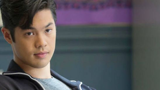 Imagem da notícia Shazam! escala ator de 13 Reasons Why