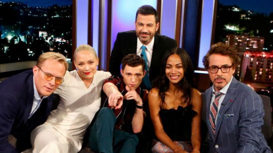 Imagem da notícia Elenco de Vingadores: Guerra Infinita elege o membro menos confiável com segredos do filme