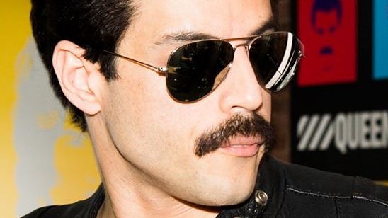 Imagem da notícia Queen divulga novas fotos de Bohemian Rhapsody, cinebiografia de Freddie Mercury estrelada por Rami Malek 
