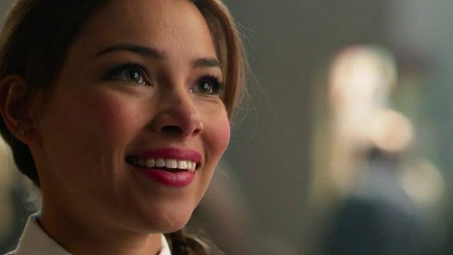 Imagem da notícia The Flash: Último episódio da 4ª temporada revela a identidade da garçonete misteriosa