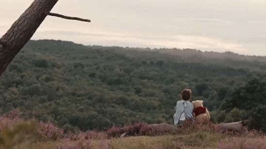 Imagem da notícia Ursinho Pooh invade a cidade no fofo trailer de Christopher Robin - Um Reencontro Inesquecível
