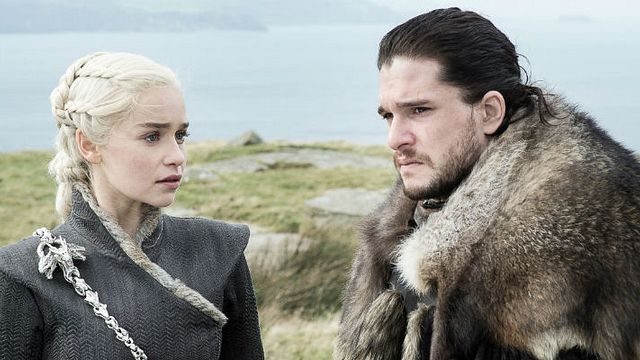 Imagem da notícia Game of Thrones: Kit Harington revela que filmar cena de sexo com Emilia Clarke foi "estranho"