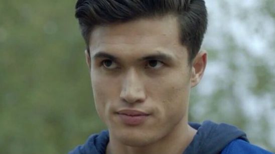 Imagem da notícia O Sol Também É Uma Estrela contrata ator de Riverdale