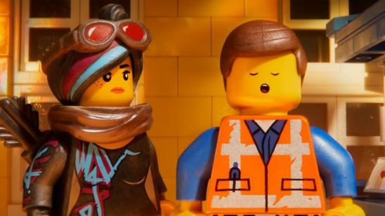 Imagem da notícia Uma Aventura LEGO 2: Primeiro trailer apresenta um mundo caótico no estilo Mad Max!
