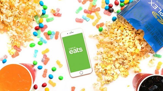 Imagem da notícia Rede de cinemas lança serviço de delivery de lanches para alcançar assinantes de streaming