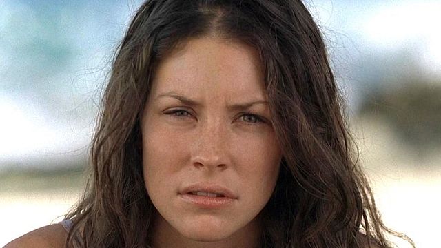 Imagem da notícia Evangeline Lilly se sentiu pressionada a gravar cena seminua em Lost