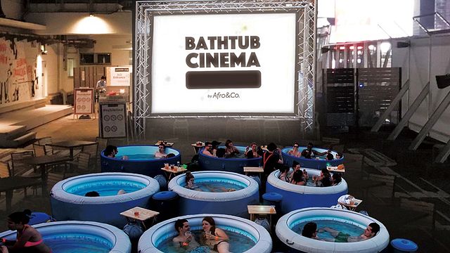 Imagem da notícia Cinema na banheira? Filmes de sucesso são exibidos em festival inusitado em Tóquio