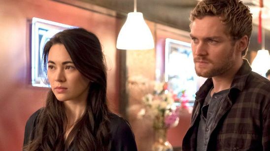 Imagem da notícia Punho de Ferro:  Danny Rand e Colleen Wing estão prontos para batalha em cartaz da 2ª temporada
