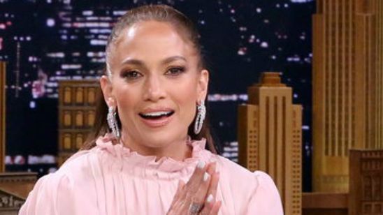 Imagem da notícia Jennifer Lopez desabafa sobre comédias românticas: "As pessoas precisam delas!"