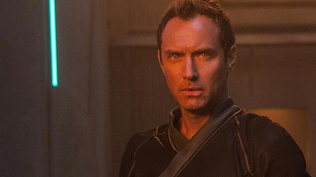 Imagem da notícia Capitã Marvel: Jude Law revela que seu personagem é um "guerreiro devoto"