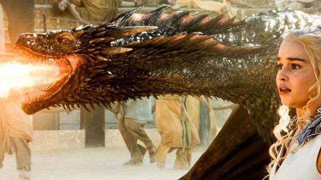 Imagem da notícia Game of Thrones: Emilia Clarke faz tatuagem de dragões após despedida da série