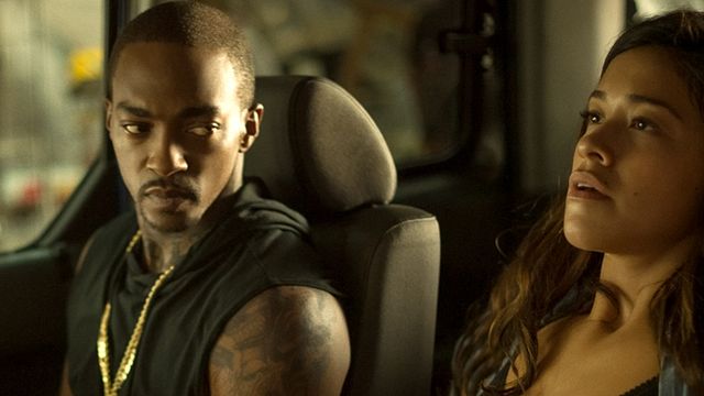 Imagem da notícia Miss Bala: Refilmagem com Gina Rodriguez ganha trailer e primeiras imagens