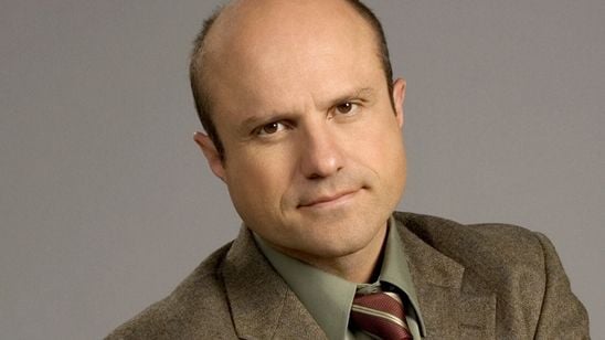 Imagem da notícia Veronica Mars: Enrico Colantoni retorna como pai da investigadora