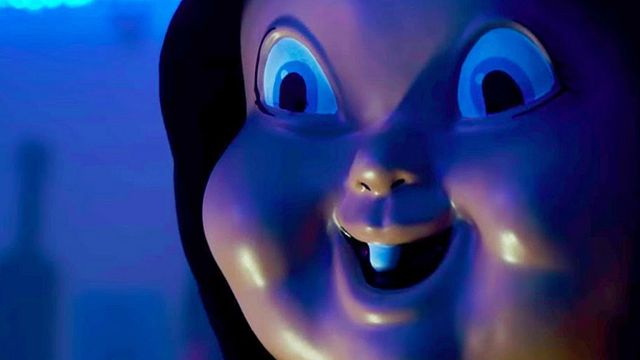 Imagem da notícia A Morte Te Dá Parabéns 2: Cupcake fatal é destaque em primeiro cartaz