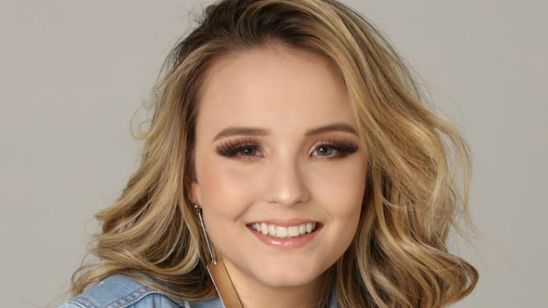 Imagem da notícia Larissa Manoela anuncia acerto com a Netflix para novos filmes
