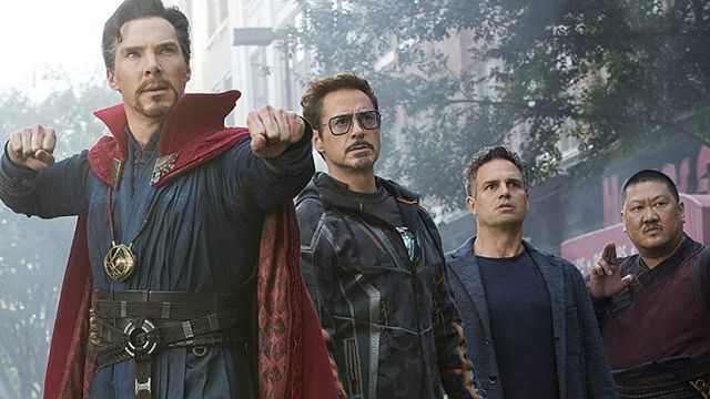 Imagem da notícia Vingadores 4: Fã faz "ritual" inusitado para que Marvel lance logo o trailer do filme