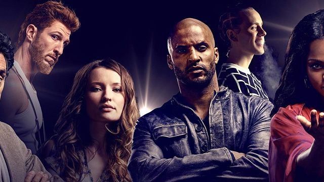 Imagem da notícia CCXP 2018: Em painel sobre American Gods, protagonista exalta papel social da série