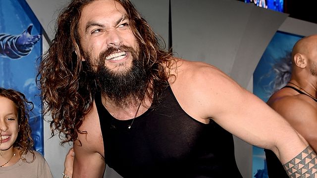 Imagem da notícia Aquaman: Jason Momoa faz dança Maori em pré-estreia do filme 