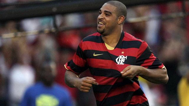 Imagem da notícia Vida de Adriano Imperador, craque do Flamengo, será tema de dois filmes