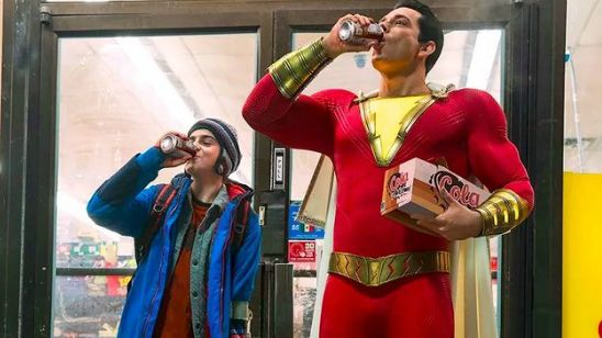Imagem da notícia Shazam!: Uniformes do herói custaram US$10 milhões para a DC
