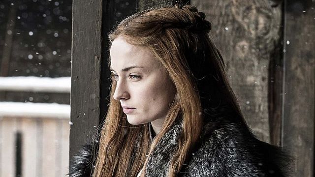 Imagem da notícia Sophie Turner era proibida de lavar os cabelos durante as gravações de Game of Thrones