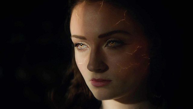 Imagem da notícia X-Men - Fênix Negra: Sophie Turner faz tatuagem em homenagem ao filme