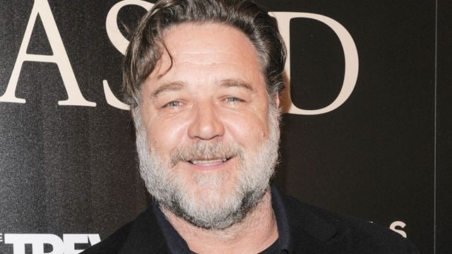 Russell Crowe surge irreconhecível na primeira foto de The Loudest Voice