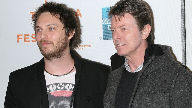 Imagem da notícia Stardust: Duncan Jones, filho de David Bowie, afirma que não autorizou a cinebiografia de seu pai