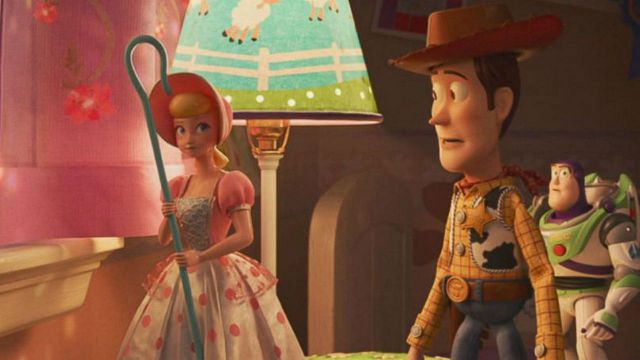 Imagem da notícia Toy Story 4: Woody e Betty lideram equipe de resgate em cena inédita