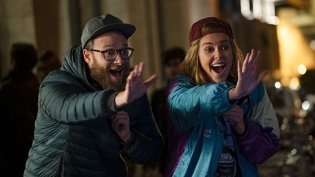 Imagem da notícia Long Shot: Charlize Theron e Seth Rogen protagonizam romance improvável no trailer