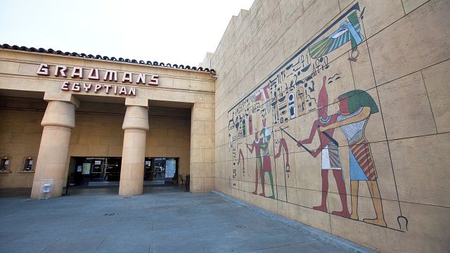 Imagem da notícia Netflix negocia compra de histórico cinema de Los Angeles