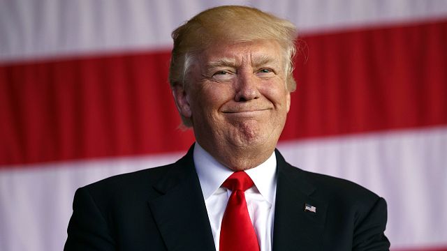 Imagem da notícia Warner toma medidas legais contra Donald Trump por uso da trilha sonora de O Cavaleiro das Trevas Ressurge em campanha eleitoral