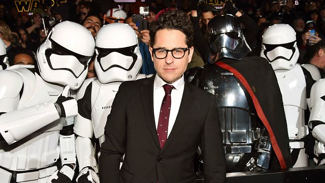 Imagem da notícia Star Wars - Episódio IX: J.J. Abrams recusou convite para dirigir o filme, mas depois mudou de ideia