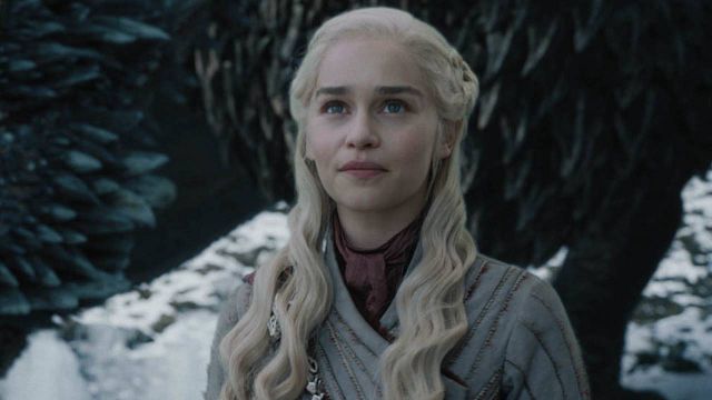 Imagem da notícia Game of Thrones: Emilia Clarke diz que episódio 5 trará uma batalha maior que a de Winterfell