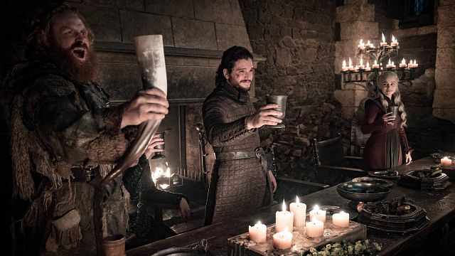 Imagem da notícia Game of Thrones: HBO se pronuncia sobre copo de café esquecido em cena