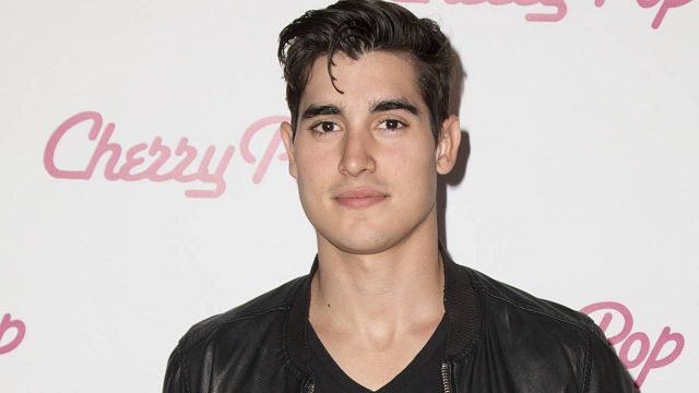 Imagem da notícia Looking for Alaska: Brasileiro Henry Zaga entra para a série baseada em livro de John Green
